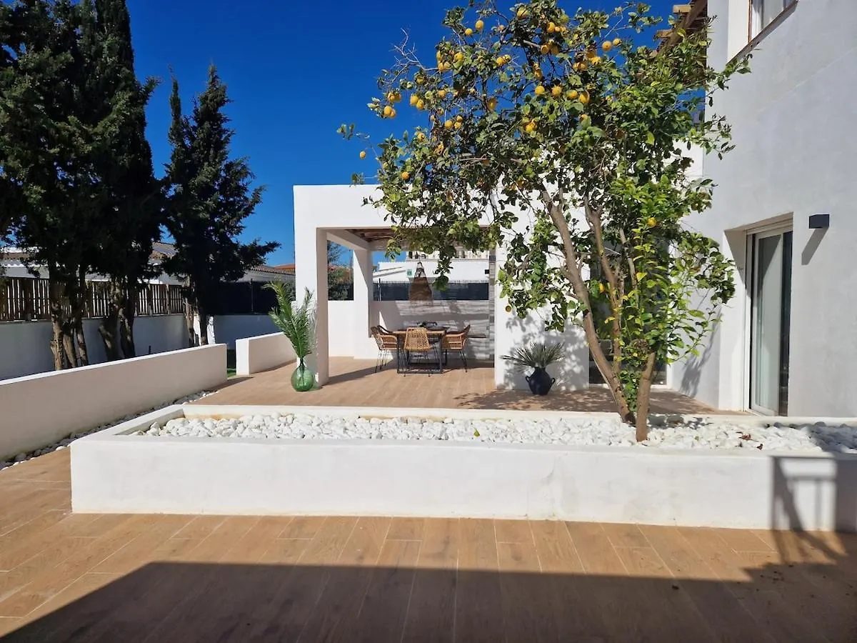 Villa Gorgot With A Pool And Private Parking 엠푸리아브라바 스페인